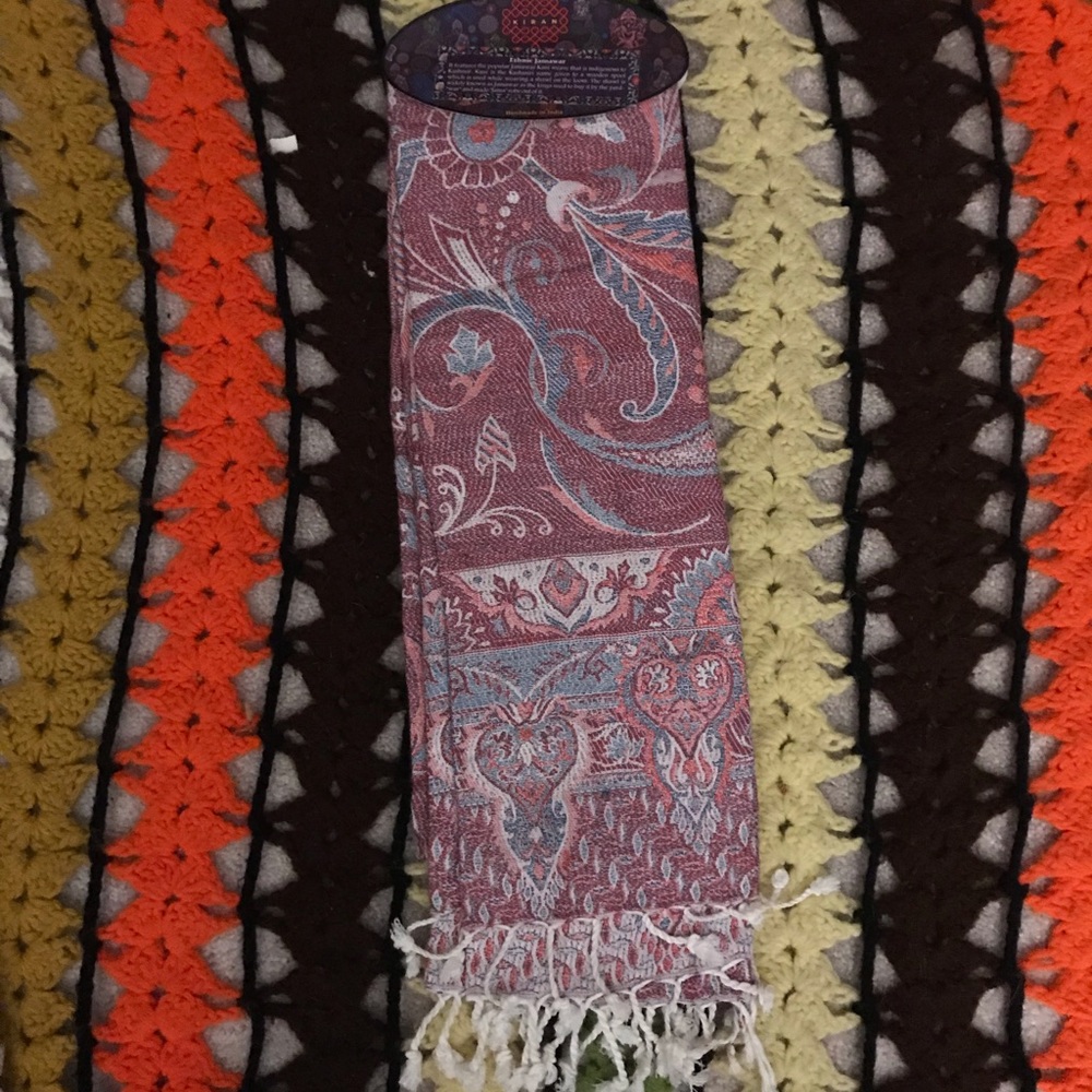 Kiran Jamawar Shawl / Wrap